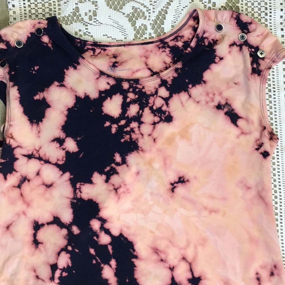 Reitmans t-shirt with custom reverse tie dye. - Picture 6 of 8